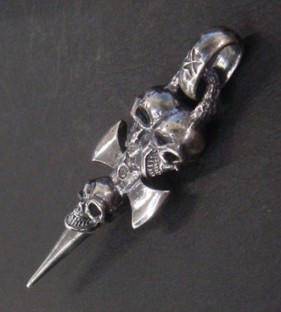 Photo3: Triple Skull Dagger With Chiseled Loop Pendant