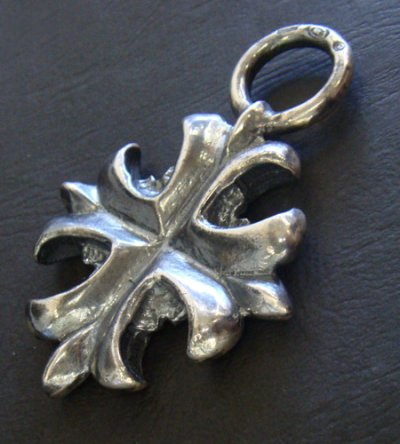 Photo3: Gothic Cross Pendant