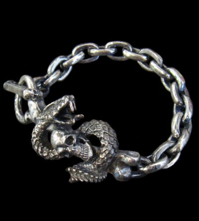 Photo1: Skull On Snake & Chain Links Bracelet