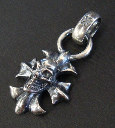 Photo3: Skull On Gothic Cross Pendant