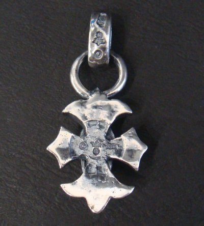 Photo4: Skull On Gothic Cross Pendant