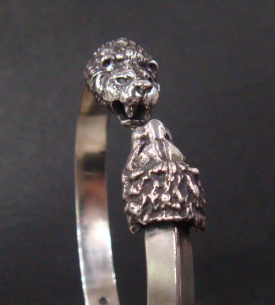 Photo3: Half Lion Triangle Wire Bangle