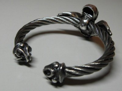 Photo4: Wing Skull With Roller Tip Wire Bangle