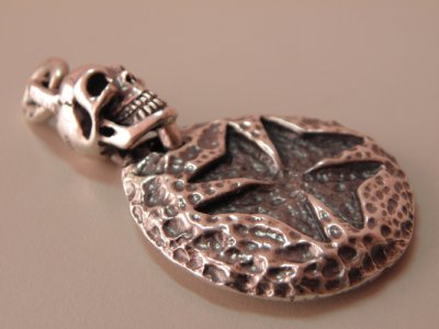 Photo2: Maltese Cross Blob With Skull Pendant