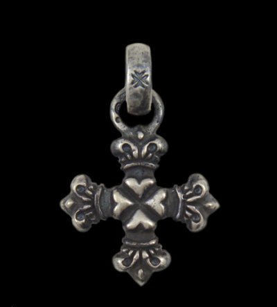 Photo1: Quarter 4 Heart Crown Short Cross With H.W.O Pendant