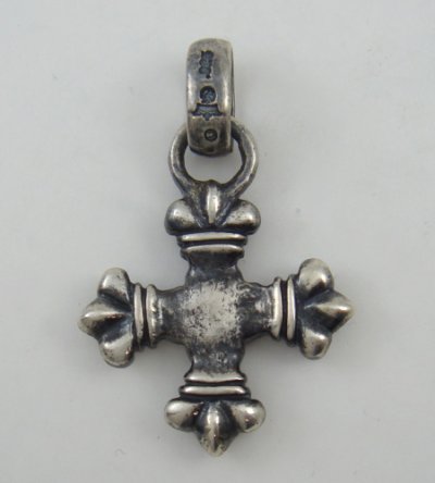 Photo4: Quarter 4 Heart Crown Short Cross With H.W.O Pendant