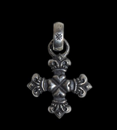 Photo1: One Eighth 4 Heart Crown Short Cross With H.W.O Pendant