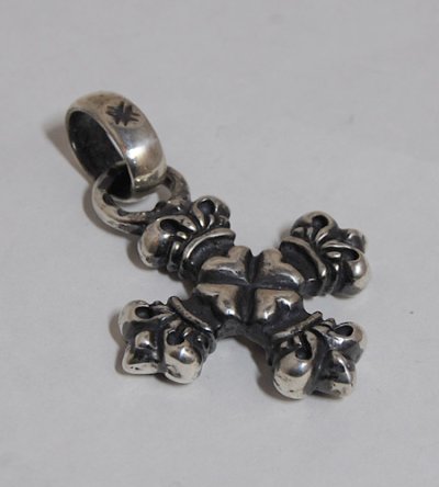 Photo2: One Eighth 4 Heart Crown Short Cross With H.W.O Pendant