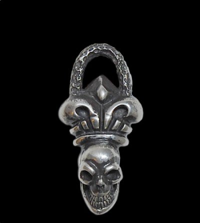 Photo1: Skull Crown With Chiseled Loop Pendant