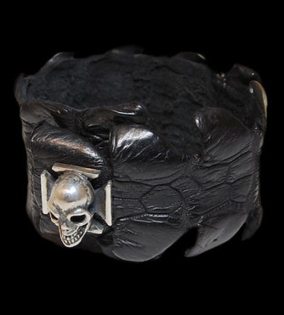 Photo1: Skull On Iron Cross W-Spine Crocodile Tail Bracelet