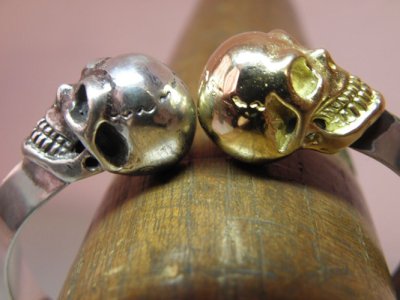 Photo3: Gold & Silver Skull Triangle Wire Bangle