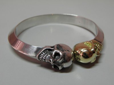 Photo2: Gold & Silver Skull Triangle Wire Bangle