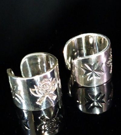 Photo2: Battle-Ax With Maltese Cross Ear Cuff