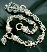 Skull On Snake Keeper With 4 Boat Neck Panther & 8 Skulls Small Oval Links Wallet Chain
