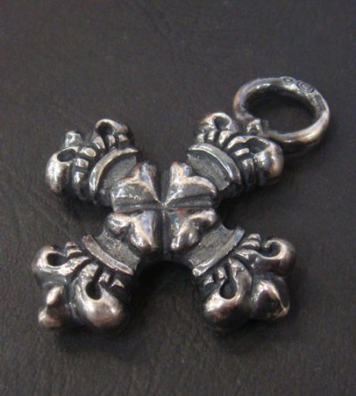 Photo4: Half 4Heart Crown Short Cross Pendant