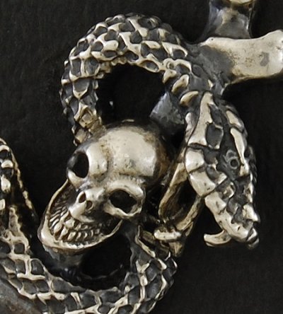 Photo5: Quarter Skull On Snake Pendant