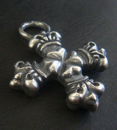 Photo3: Quarter 4 Heart Crown Short Cross Pendant