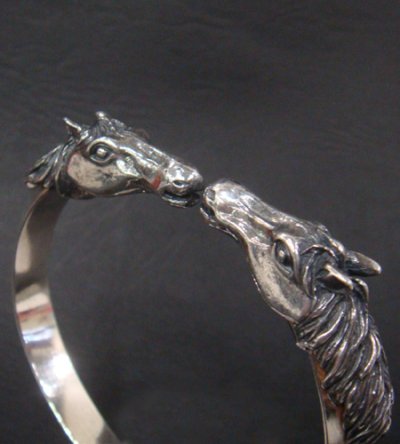 Photo4: Horse Triangle Wire Bangle