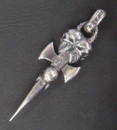 Photo2: Triple Skull Dagger With Chiseled Loop Pendant