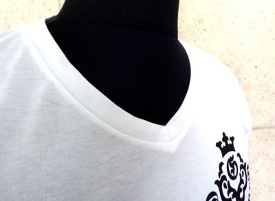 Photo4: Triple Skull V-neckT-shirt [White]