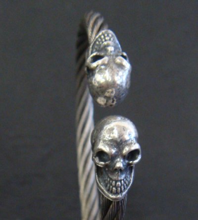 Photo2: Half Skull Cable Wire Bangle