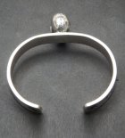 More Photo1: Skull On Flat Bar Bangle