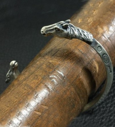 Photo2: Quarter Horse Triangle Wire Bangle