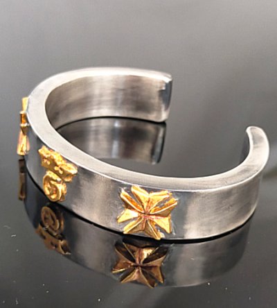 Photo2: Pure Gold Wrap On Raised G&Crown & Maltese Cross Flat Bar Bangle 10mm Bold