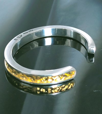 Photo2: Pure Gold Wrap 7.5 x 4.5mm Wide Side Flat Chiseled Reel Bangle