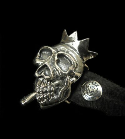 Photo1: Smorking Skull & Crown Belt Buckle