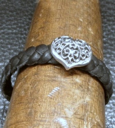 Photo2: Single Heart Braid Leather Bracelet