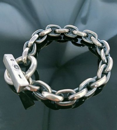 Photo1: Triangle T-bar With Small Oval Links Bracelet