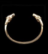 10k Gold Quarter Horse Triangle Wire Bangle