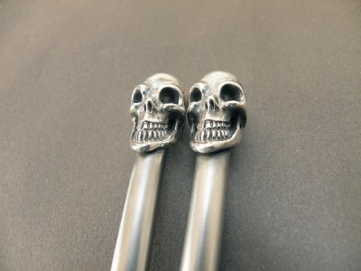 Photo2: Skull on chopsticks (Slant head)