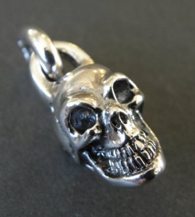 Photo2: Single Skull Pendant