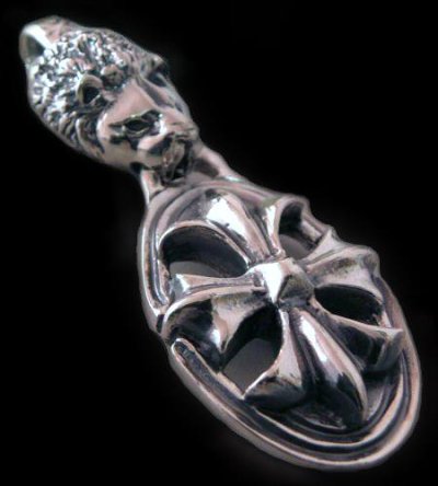 Photo1: Lion & Cross Oval Pendant