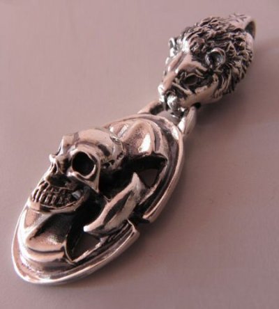 Photo2: Lion & Battle-Ax On Skull Pendant