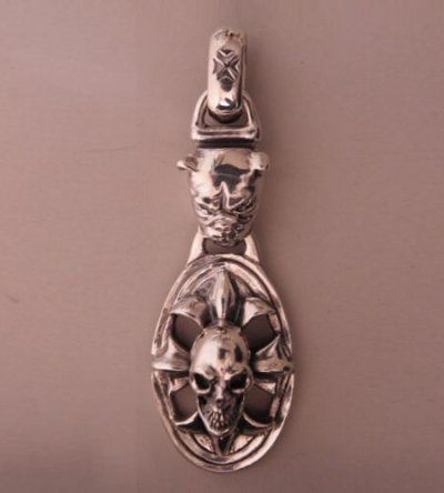 Photo3: Bulldog & Cross Oval On Skull Pendant