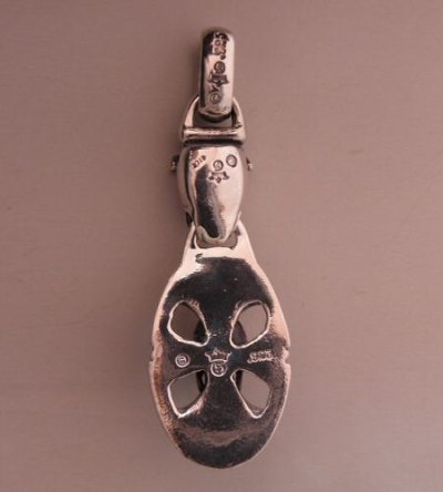 Photo4: Bulldog & Cross Oval On Skull Pendant