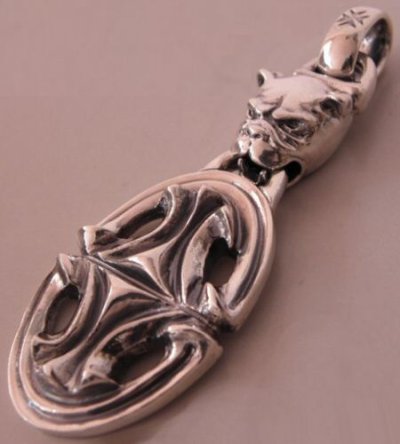 Photo2: Bulldog & Sculpted Oval Pendant