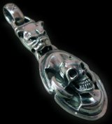 Bulldog & Battle-Ax On Skull Pendant