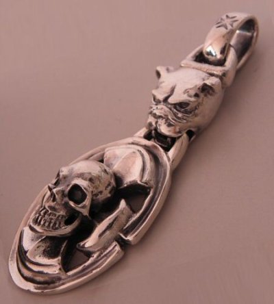 Photo2: Bulldog & Battle-Ax On Skull Pendant