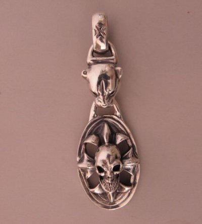 Photo3: Panther & Cross Oval On Skull Pendant