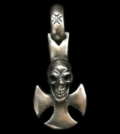 Photo1: Round cross with skull Pendant