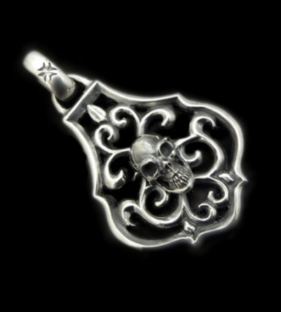 Photo2: Skull On Arabesque Pendant