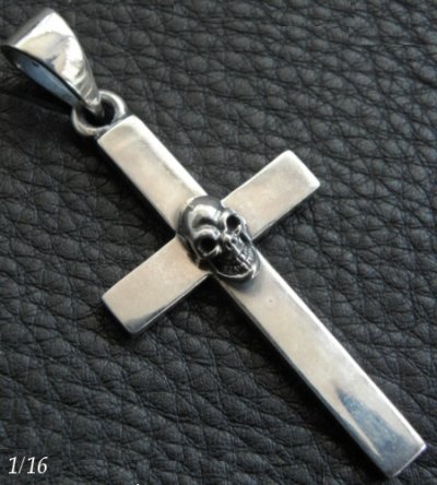 Photo2: Skull On Plain Cross Pendant [1/8 , 1/16]