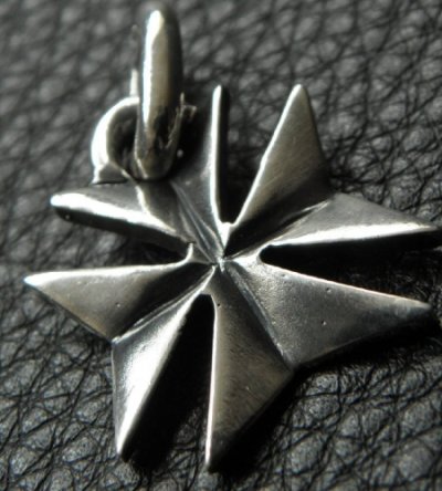 Photo2: Large Maltese Cross Pendant