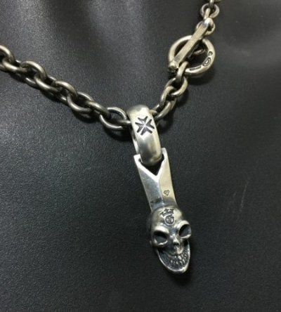 Photo2: Single Skull Zipper Pull Pendant