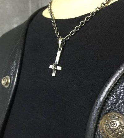 Photo2: Phantom Skull On Plain Petro Cross Pendant [1/96]