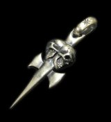 Double Skull Dagger & H.W.O Pendant (Half)